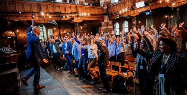 Foto Congres vijf jaar Hoofdzaak } Werk