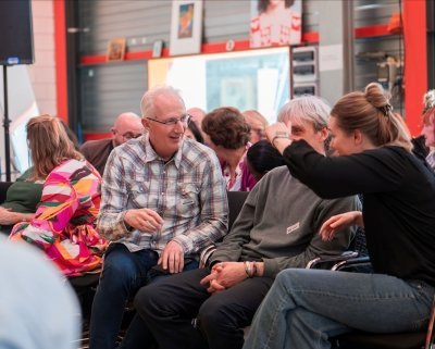 Deelnemers met elkaar in gesprek