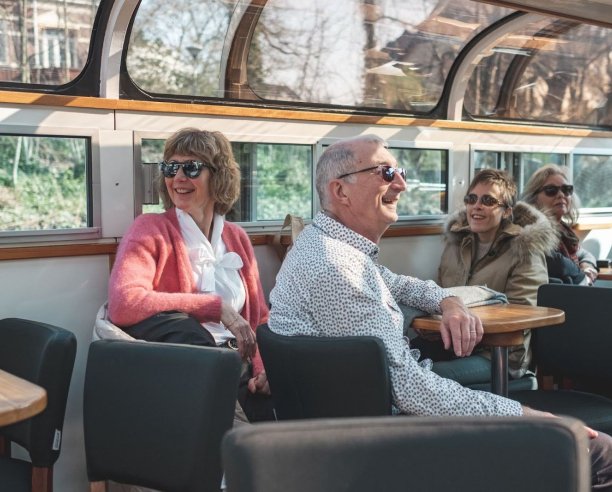 Mensen in boot tour