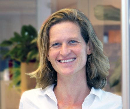 Anna Hiemstra, Pharos